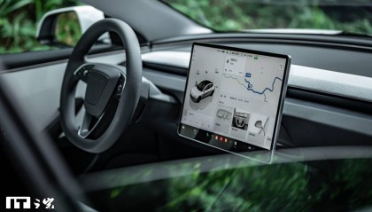 特斯拉 2025.38 软件更新将推“屏幕共享”功能