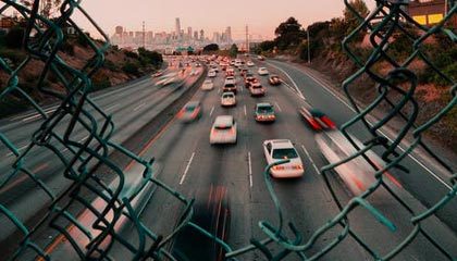 零日漏洞:破坏力大,及时更新软件可防范