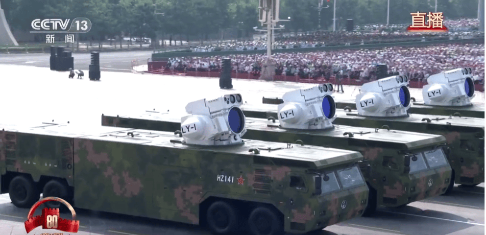 激光武器亮相阅兵场，专家称其不到1秒可摧毁来袭导弹无人机