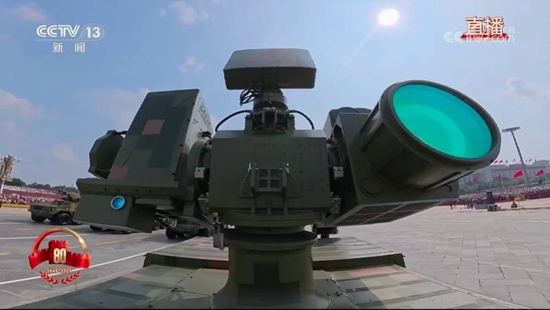 激光武器亮相阅兵场，专家称其不到1秒可摧毁来袭导弹无人机