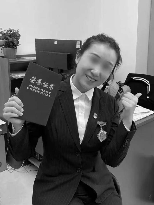 女子被砸中身亡，家属索赔200多万，抛砖男已被执行死刑