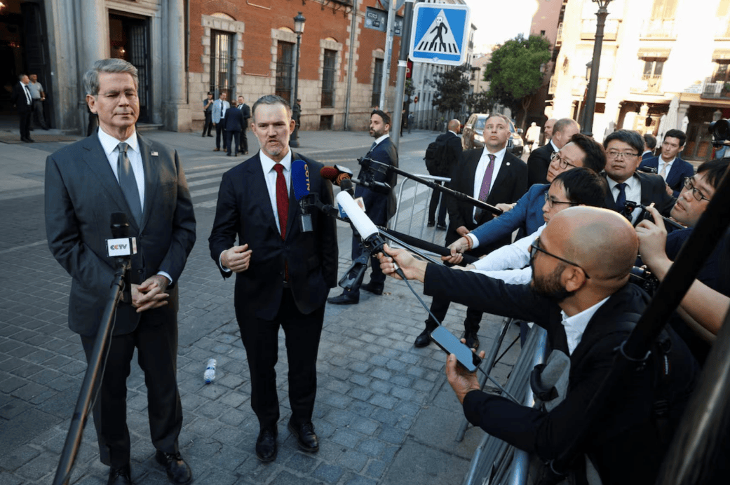 美财长贝森特说，中国在谈判期间调查英伟达，事情做的不地道