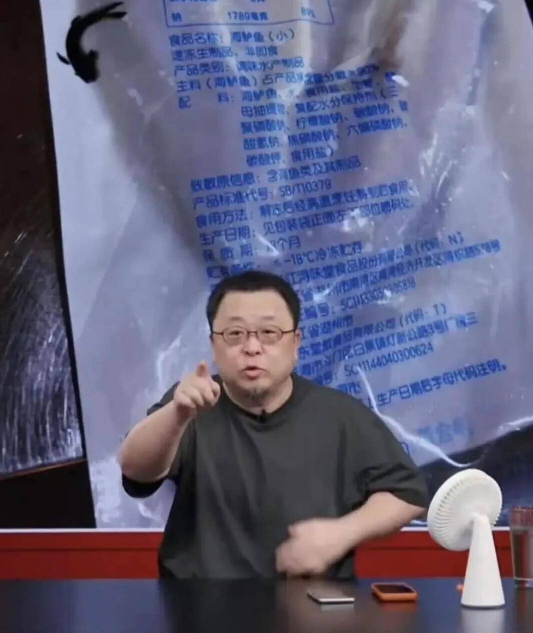 吵不过罗老师没关系，我们给西贝贾老板支了两招