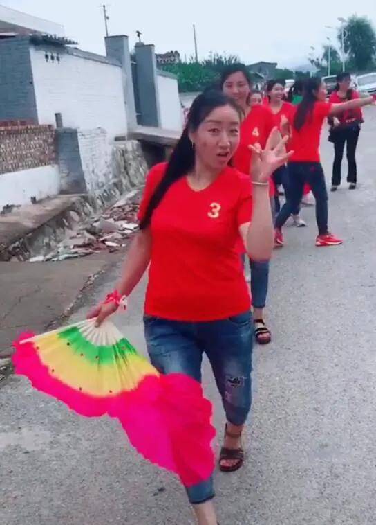 2018年，山西11个姐姐为弟弟结婚凑32万，现状如何？