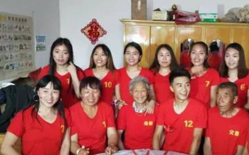 2018年，山西11个姐姐为弟弟结婚凑32万，现状如何？