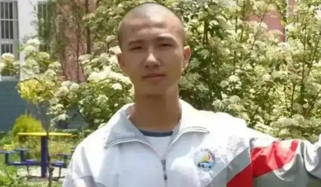 2018年最嚣张高考生：走出考场嘲讽考题简单到垃圾，最终成绩如何