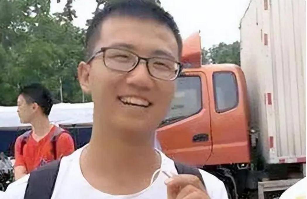 2018年最嚣张高考生：走出考场嘲讽考题简单到垃圾，最终成绩如何