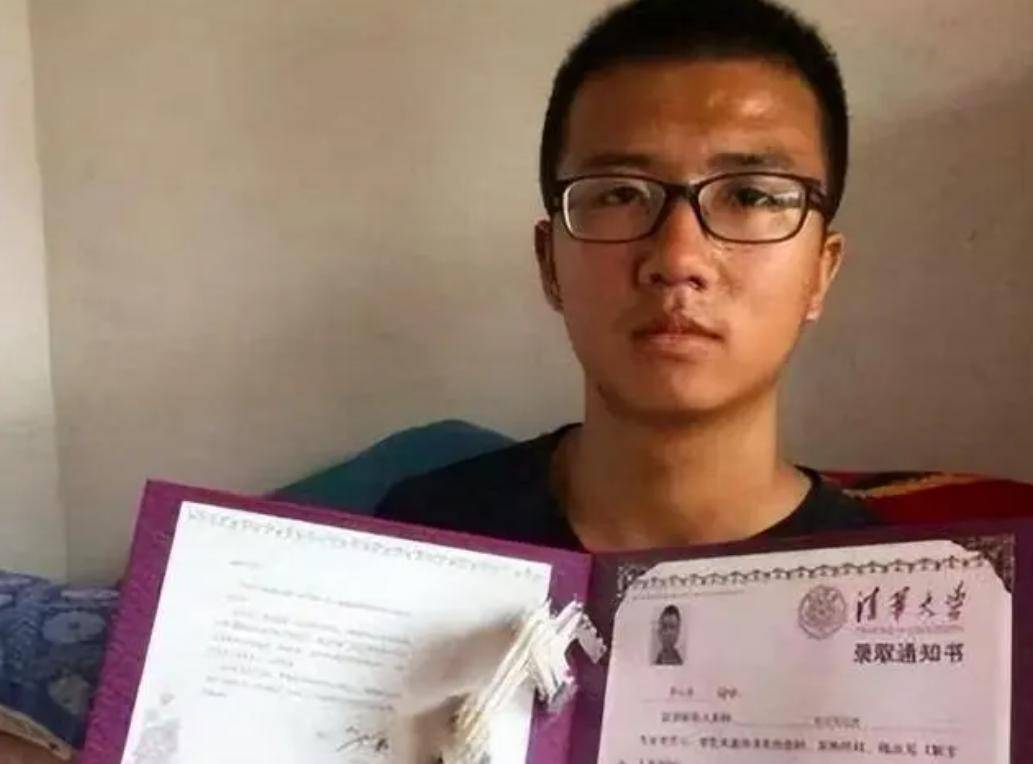 2018年最嚣张高考生：走出考场嘲讽考题简单到垃圾，最终成绩如何