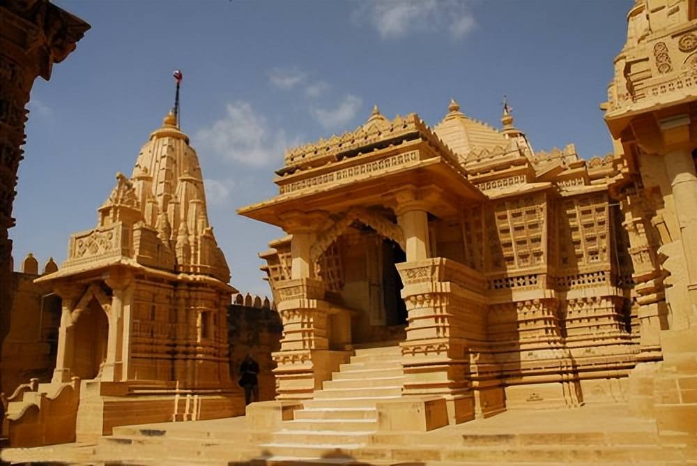 浅谈欧洲和中亚时期，货币的发展对经济产生了哪些影响？